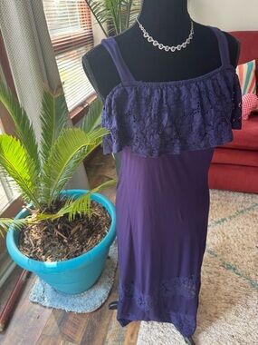 Purple maxi dress by colleen lopez, excellent cond. never worn. Sz med.